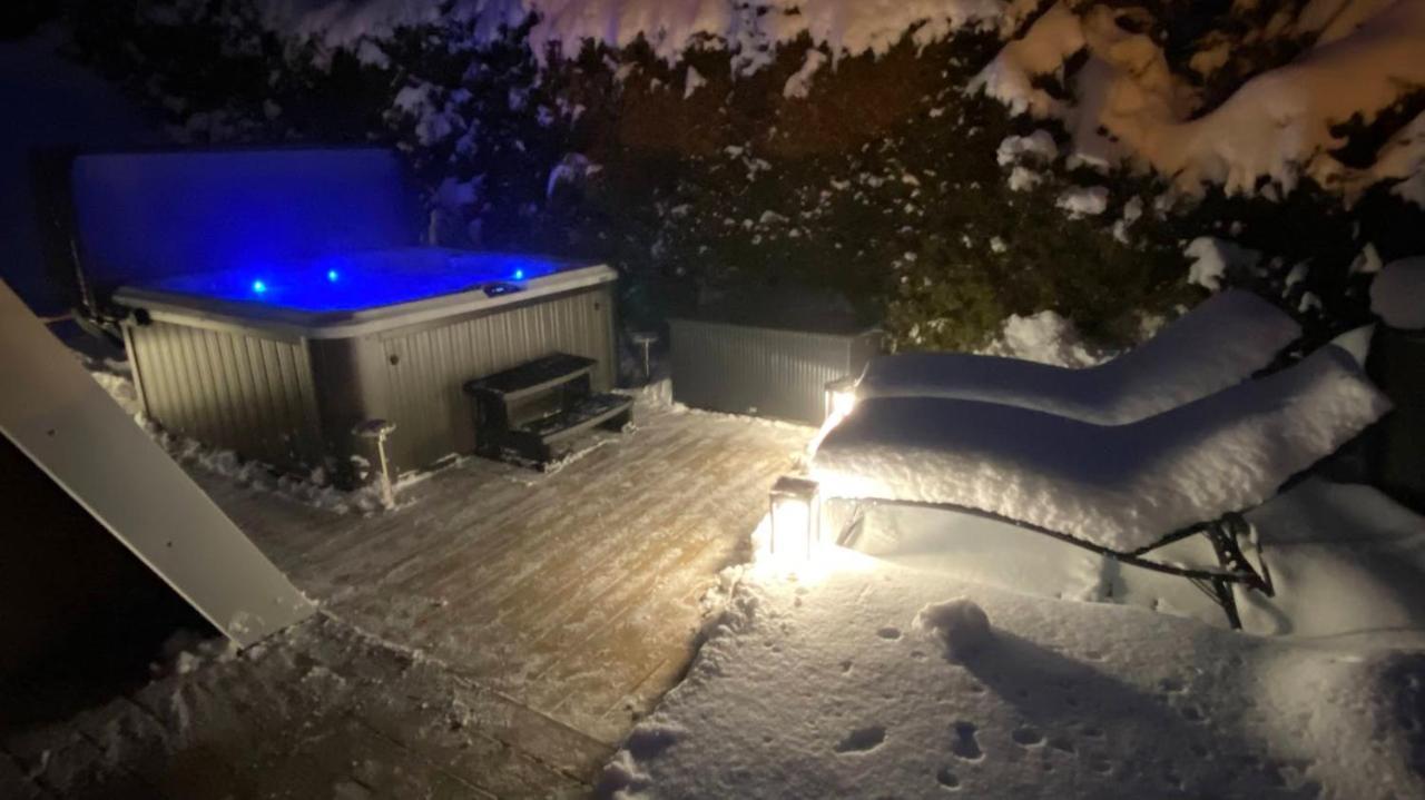 Au-Doux-Altic Chalet Romantique Avec Jacuzzi Et Sauna Metabief Exterior photo